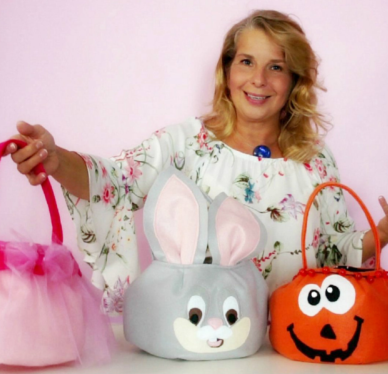 Halloween treat or trick basket, pdf sewing pattern by Frocks & Frolics. A pumpkin themed basket out of felt with blinking lights around the rim.