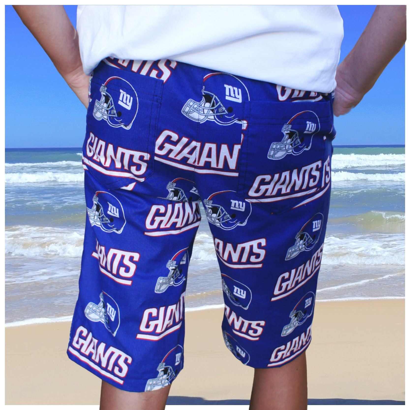 Oscar shorts, pdf sewing pattern by frocks and frolics, boys slacks, Bermuda shorts, age 1-14. Shorts have side pockets an elasticated waist and contrast turn up. 
