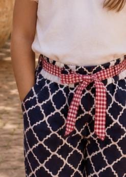 Frocks & Frolics Maisy shorts sewing pattern – close-up of gingham tie belt and side pockets